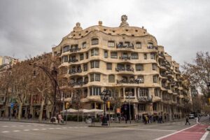 casa mila Antoni Gaudi