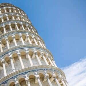 torre de pisa con iinclinacion
