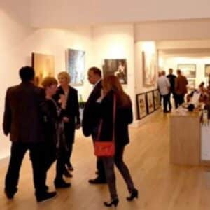 Consultoria de arte en una exposicion